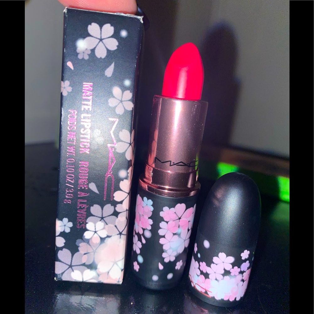 New in Box MAC Lipstick 💄